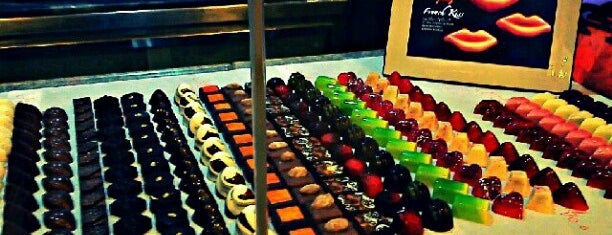 Sinfully by Makati Shangri-La is one of Sweet world .