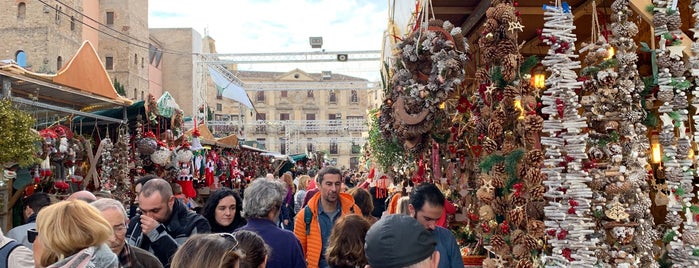 Mercat de Mercats is one of أسبانيا.