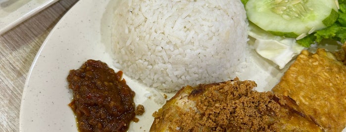 Ayam Penyet Express is one of Foodiesphere.