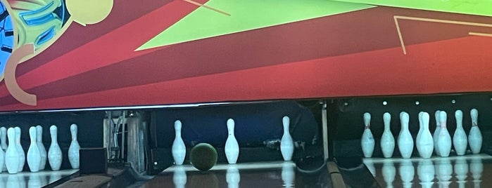 Shiyan Bowling | بولينگ شيان is one of Places.