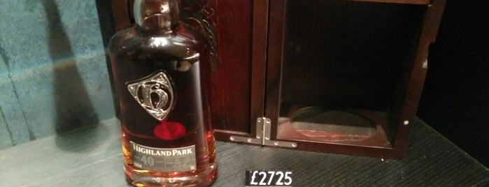 Highland Park Distillery & Visitor Centre is one of Sevgiさんの保存済みスポット.