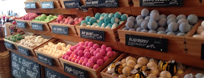 LUSH is one of Posti che sono piaciuti a Analise.