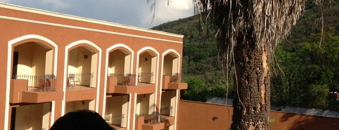 Hotel Hacienda Cola de Caballo is one of Locais curtidos por Donají.