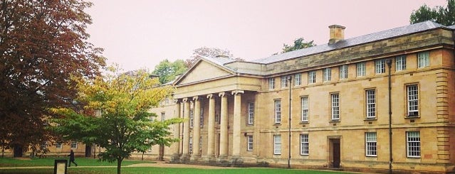 Downing College is one of Posti che sono piaciuti a Kenneth.