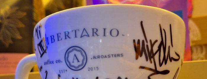 Libertario Coffee is one of Chapinero.