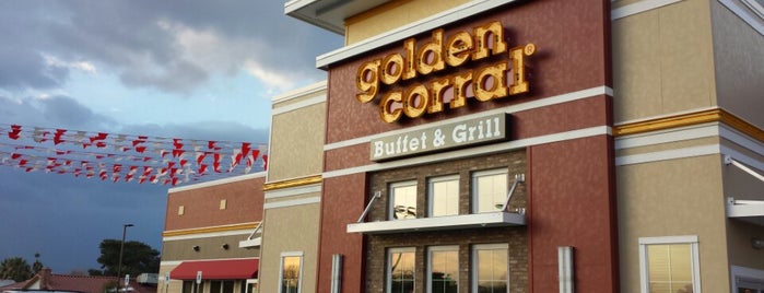 Golden Corral is one of Paulienさんのお気に入りスポット.