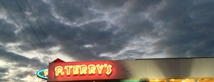 P. Terry's Burger Stand is one of Lieux qui ont plu à Sam.