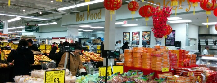 Asian Food Market is one of Kimmieさんの保存済みスポット.