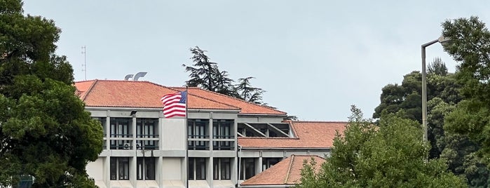 Embassy of the United States of America is one of Embaixadas e Consulados.
