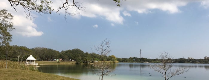 T.Y. Lake and Pool is one of Hollywood - Things to do.