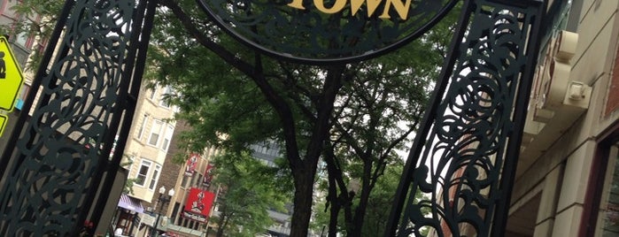 Old Town is one of Chicago.