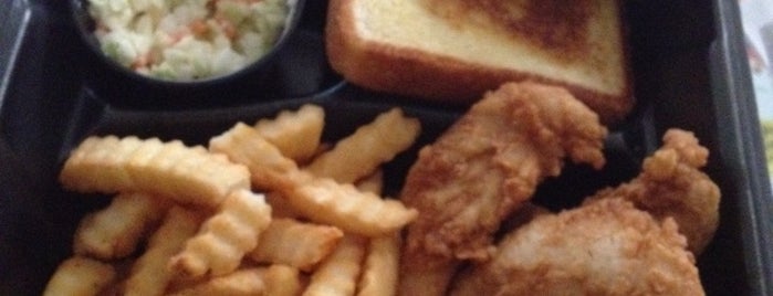 Zaxby's Chicken Fingers & Buffalo Wings is one of Tempat yang Disukai Bradley.