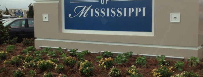 Outlets Of Mississippi is one of Lieux qui ont plu à Bryan.