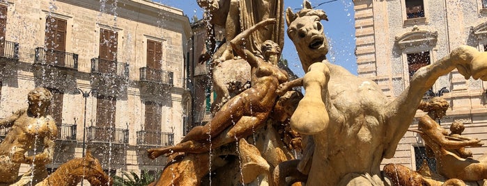 Fontana di Diana is one of Scicily guide.