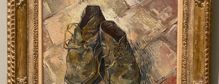 Vincent Van Gogh is one of Locais salvos de Kimmie.