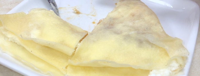 Cöli bisztró is one of Gluten-free pastries.