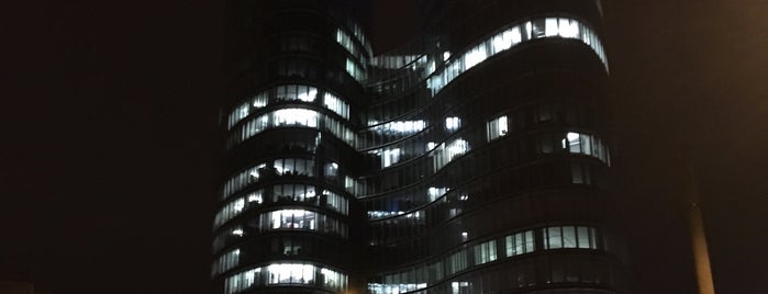 Hrvatski Telekom HQ Sky Office is one of Tempat yang Disukai Davor.