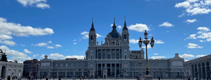 Museo de la Catedral de la Almudena is one of Locais em Madrid.