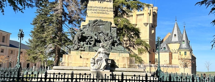 Alcázar de Segovia is one of Sagobia.