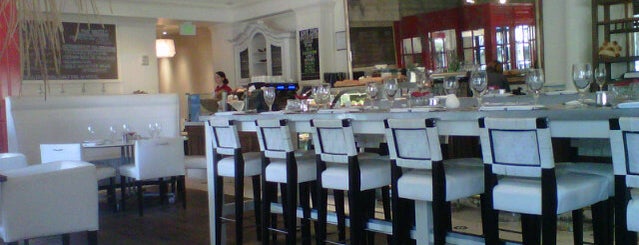 Cafe Zinc is one of Lugares favoritos de Ton.