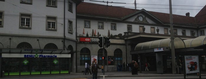 Fribourg/Freiburg Railway Station is one of Bahnhöfe (persönlich bekannt).