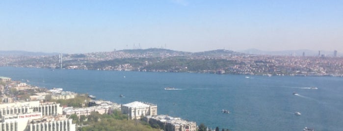 The Ritz-Carlton Istanbul is one of Lieux qui ont plu à Melike.