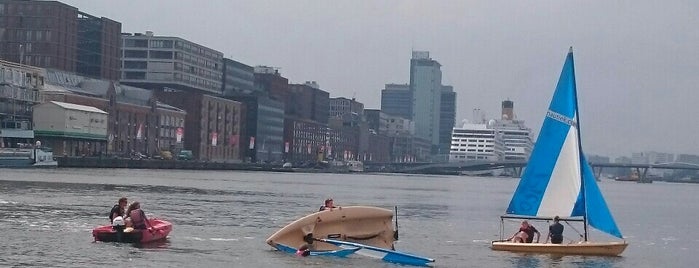 Nautiek Vaaropleidingen is one of in Amsterdam-Oost met Mik.