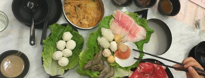 YaYan Hot Pot is one of Marianaさんのお気に入りスポット.