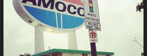 World's Largest Amoco Sign is one of Places I End Up Frequently.