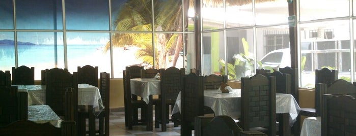 Restaurant Yahani is one of EN ISLA AGUADA.