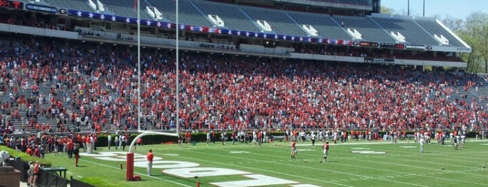 サンフォード・スタジアム is one of NCAA Division I FBS Football Stadiums.