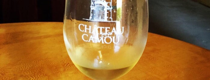 Chateau Camou is one of Ursula 님이 좋아한 장소.