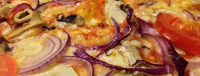 lingi pizza és ételbár take away is one of Lugares favoritos de Kristóf.