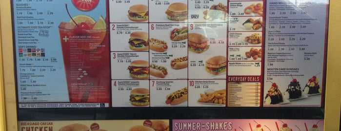 SONIC Drive In is one of Lugares favoritos de Jan.