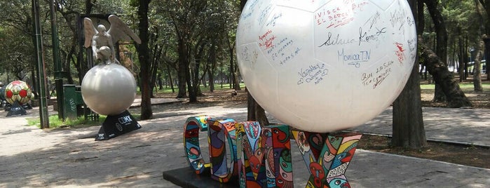 Expo Balón is one of Orte, die Enrique gefallen.