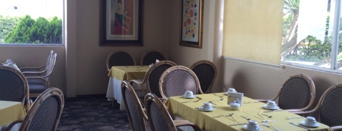 Restaurante Kimberly (Hotel La Joya) is one of Armando : понравившиеся места.