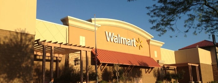 Walmart Supercenter is one of Orte, die Cheearra gefallen.