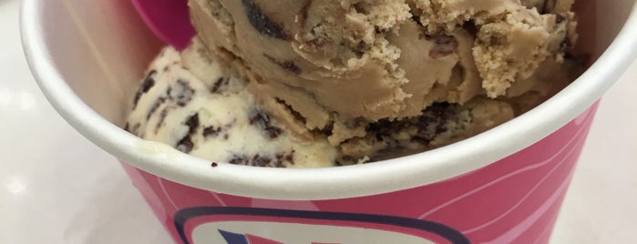 Baskin-Robbins is one of Dubai Food.