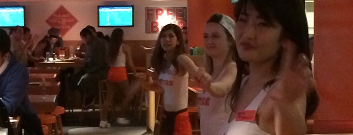 HOOTERS is one of japan todos.