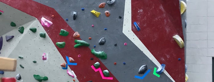 Adventure Rock Climbing Gym Inc is one of Posti che sono piaciuti a Kindra.