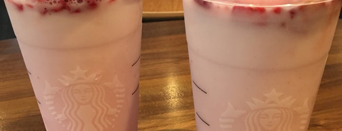 Starbucks is one of Gaylaさんのお気に入りスポット.