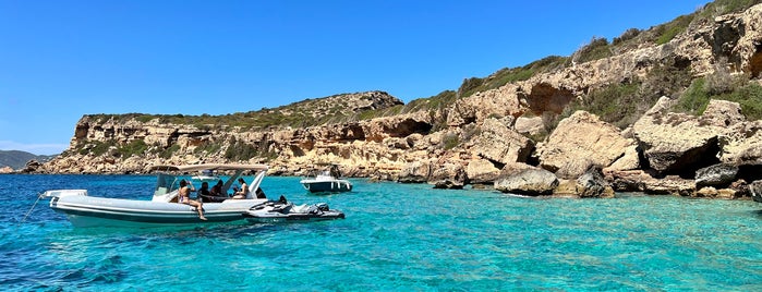 Playa de la Isla de Tagomago is one of Ibiza picks.