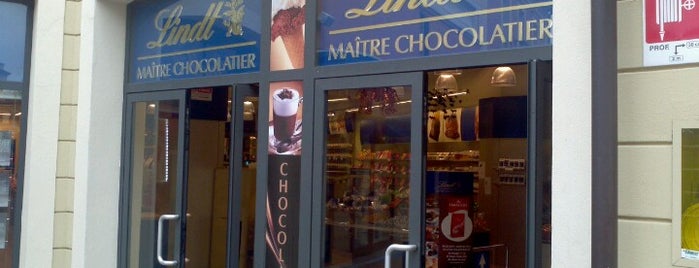 Lindt Chocolate Shop is one of Lugares favoritos de Abdulaziz.