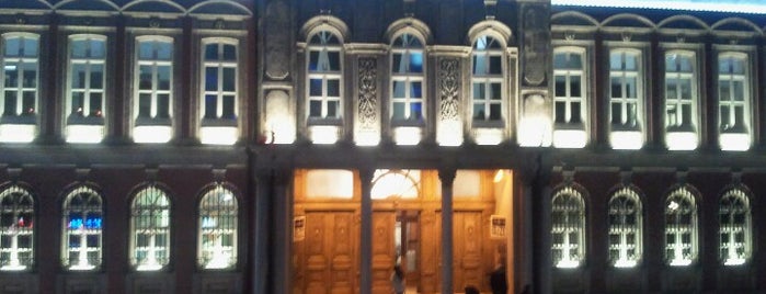 Türkiye İş Bankası Müzesi is one of Locais salvos de Faruk.