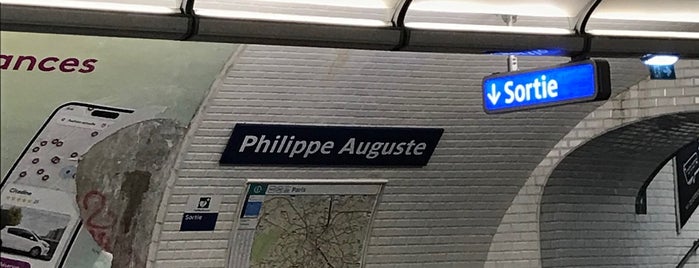 Métro Philippe Auguste [2] is one of saturno.