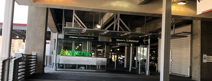 National Car Rental is one of Erik'in Beğendiği Mekanlar.