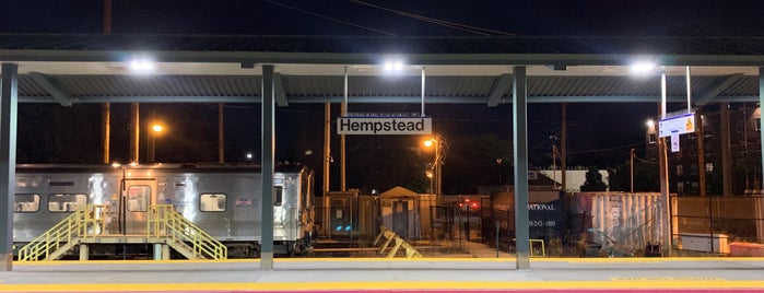 LIRR - Hempstead Station is one of Sativa 님이 좋아한 장소.