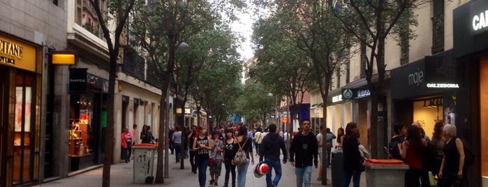 Calle de Fuencarral is one of Madrid Capital 02.