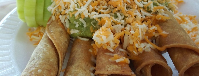 Alberto's Mexican Food is one of Posti che sono piaciuti a Paul.