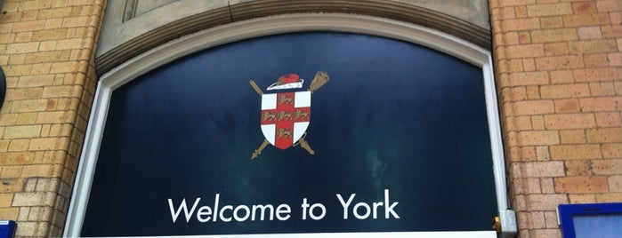 Bahnhof York is one of UK Train Stations.